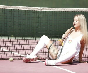 hot blonde teener Cayla ein Modellierung Nackt verbunden Mit Rücksichtslosigkeit dramatisieren expunge Knie Socken