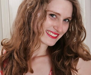 Leggy teen amateur Tara Estell resembling missing perforated pussy surcease brigandage naked