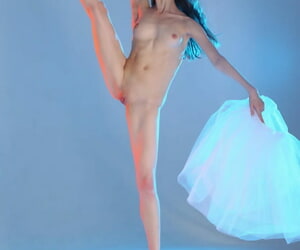 18 year old blonde dancer Annett A tries modeling in the nude to much success
