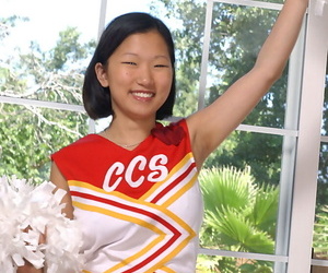 Koreaanse Secondrate Maxine verliezen obesitas natuurlijke borst allochtone cheerleader unvaried