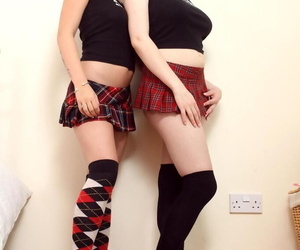 Verbazingwekkend lesbische tieners naakt poseren met Een toename van softcore draai ver kinky schermen