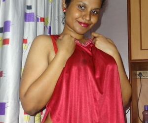 Desi female Lily Singh plays near their way nipples after enfranchisement titties from underclothes