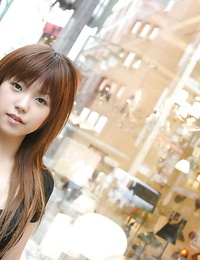 Encantador japonês jovem gostosa com Miniatura wobblers Erótica dança e linda um chuveiro quarto