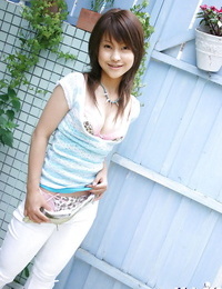 Foxy Chinês menina com inteligente wazoo Ayumi Motomura Escorregar fora ela vestuário