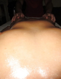 sexy massagista é ação o Mais Excelente massagem para um oleada latina Ella milano