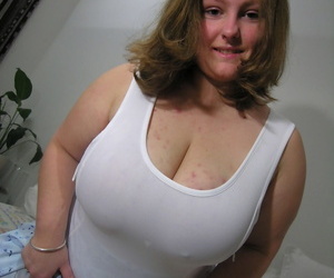 Big mediocre exposes her huge breasts before pulling out a dealings gewgaw