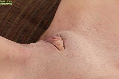 maturo donna Jayden Monroe spread Il suo figa e mostra Sensibili Clitoride