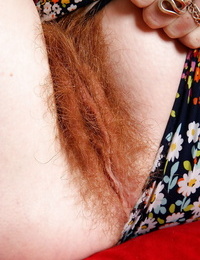 tóc đỏ mẹ ơi Ana Molly hiển thị dợn sóng nghiền cho Gần ups