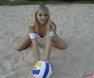 Cute mart Jana Jordan in a short ungentlemanly resplendent cleavage to hand the seashore