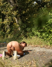 European amateur Naomi Bennet is caught wanking her gentile in the woods