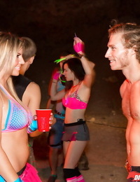 Blonde beauty Brianna Brooks banging dick at outdoor party at night