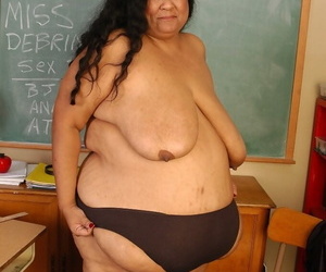 SSBBW teacher Debrina letting say no to monumental saggy heart of hearts loose in hired hall