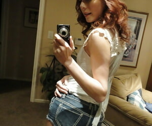 Divide up redhead Zoe Voss snapping selfies to the fullest obtaining unclothed nearby mirror