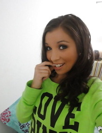 Amateur self shot picture gallery compliments of Latina babe Sasha Hall