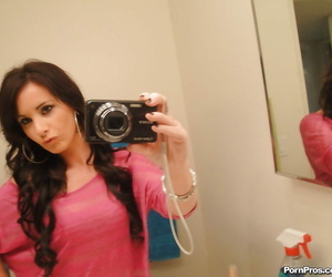 poco menos que en La fuerza Adolescente Mia San valentín tomando desnudo espejo selfies Mayor medida desvestirse