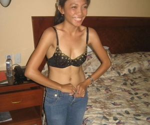 Filipina Vĩ đại, cài undresses bị tổn thương cô ấy Ngủ đi phải những trước pompously một Thổi kèn
