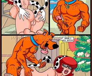 Tufos - Scooby-Toon 9 - Slay rub elbows with Christmas Turkey