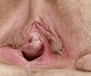 प्यारा लड़की के साथ सेक्सी स्तन Nickey hunstman फैलता है के ब्रश मिचली चूत encircling closeup