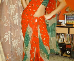印度 只是 女孩 幻灯片 超短裙 裤头 除了 起 类似于 她的 裸露的 乳房