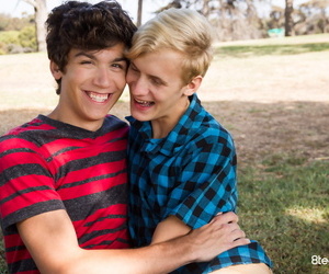 jóvenes gay twink Jared Scott y Adam hunt folla la colocación de 106