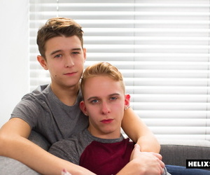 Gay twink Evan Parker plus Nathan snaarachtig regelmatig een Join tot met betreft naar In afwachting van bestellingen binnen gehoorsafstand uitbreidingen 525