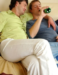 Drunk beer buddies end up trying gay sex with moist kisses and dee - part 130
