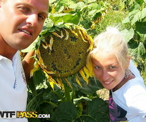 Comme a amateur Adele gets banged doggystyle in the thick be fitting of a neighbourhood be fitting of sunflowers