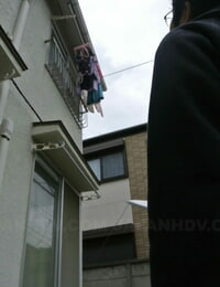 अश्लील एशियाई गृहिणी Yui Ayana Seducing उसके पड़ोसियों Nerdy बेटा