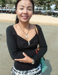 thai prima timer frangetta un farang senza protezione dopo un spiaggia meetup