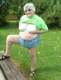 Obese oma Grandma Libby unveils her expressed tits and nuts on a picnic table