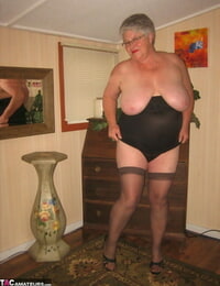 Thick old woman Girdle Queen doffs ebony underwear to pose naked in pantyhose