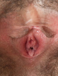 buxomy एमेच्योर दर्शाता है बंद के अंदर की ओर के उसके s/m योनी के बाद हो रही है नग्न