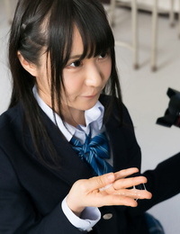 japans Schoolmeisje zet naar beneden haar camera lange genoeg naar zuigen uit haar docent