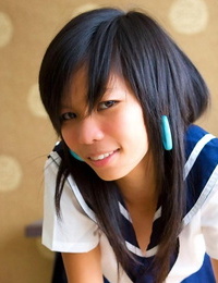Ásia estudante Puy desporto um Porra Facial depois de ela Bonito calcinha são expostos