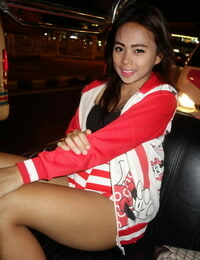 السياحية يختار حتى في سن المراهقة التايلاندية وقحة على على الشارع و creampies لها الآسيوية كس