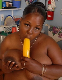 Fatty mature ebony Subrina plays with her lovely yellow sextoy