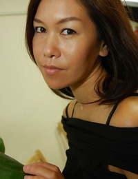 Aziatische chick rinko yoshitake het krijgen van naakt en bloot haar Slippy curves