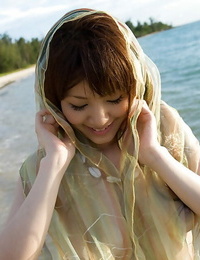 Alluring asian hotty Mari Misaki showcasing her slim bod