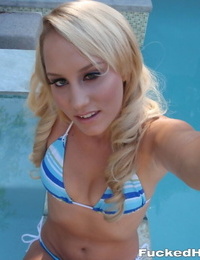 Rilassante :Da: il piscina Amatoriale teen Liyla fatto alcuni seducente foto