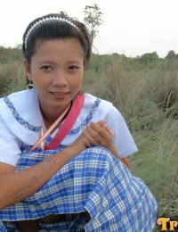 Youthful Filipino schoolgirl fucks a hookup tourist in interchange for a cigarette