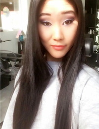 erimiş Asya teen Katana Alır bir Selfie için gösteriş yapmak onu Güzel yüz & erimiş varlıkların