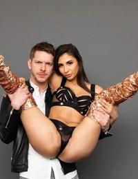 Teen pornstar Gianna Dior sports an anal invasion gape while licking a lengthy cock