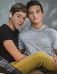 Gay jeune Gabriel martin et Joey moulins PARTIE 690