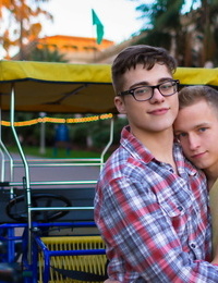 gay youngster Blake Mitchell und Noah weiß set Spaß Bahn - Teil 582