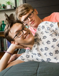 Gay twink dustin cook and jimmy andrews set nerd passion - part 636