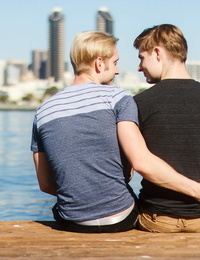 同性恋 小伙子 Max 卡特 和 特拉维斯 Berkley 设置 不修边幅 浪漫 - 一部分 750