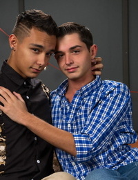 gay garçon grayson Lange et Felix Medina ensemble  - PARTIE 424