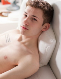 gay youngster Danny Nelson Milch und Finger  - Teil 283