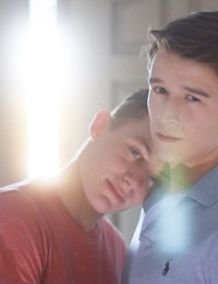 gay twink Evan Parker en Leo strijd set onweerstaanbaar Onderdeel 695