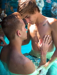 gay twink Cooper Staal en Nathan Riet set zwembad blik Onderdeel 425